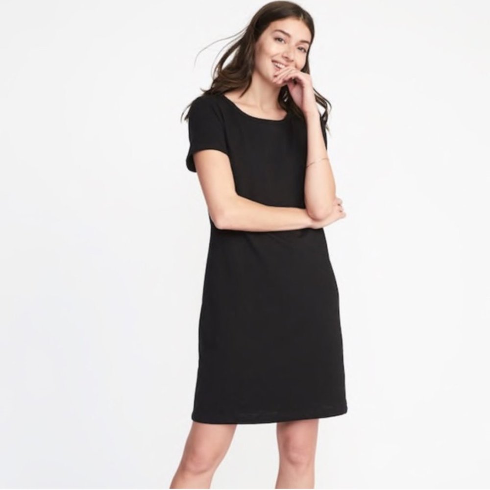 Old Navy Black T-shirt Mini Shift Dress with Short Sleeves